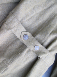 US-Army trench-coat. Amerikaanse lange leger jas WO1 gebruikt en gedragen in de loopgraven van Frankrijk 1917-1918.