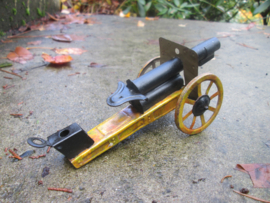 Tin camo gun. Blikken camo kanon