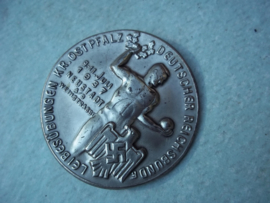 German tinnie, rally badge, Duitse tinnie Deutscher Reichsbund fur Leibungsübungen Kreis Ostpfalz 9-11 juli 1937 Neustadt a/d/ Weinstrasse.