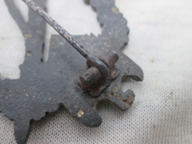German infantry Assault badge, worn condition no maker. Duits Infanterie Aanvals Insigne, geen maker. gedragen staat.