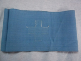 Blue armband of the german Air defence member of the Red Cross. Typische blauwe armband van een lid van het DRK Rode kruis die dienst deed bij de Luftschutz. 18 geeft de maat aan zeer bijzonder en apart. je hebt verschillende typen.