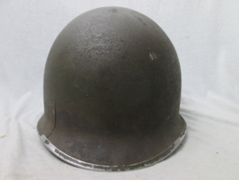 US M1 Steel combat helmet, fixed bails, with Firestone liner. Amerikaanse helm met binnenhelm, mooie gedragen helm.