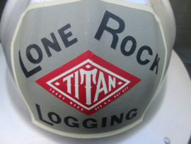 American safety helmet Lone Rock Logging TITAN. Amerikaanse veiligheidshelm typisch model dat in Amerika gedragen word, helm is van aluminium, decoratief stuk.
