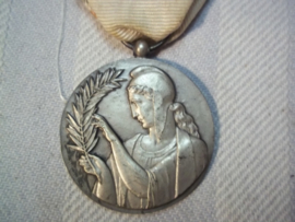 Franse zilveren medaille. RECONNAISSANCE  FRANCAIS.