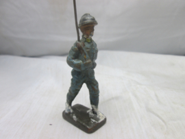 LINEOL French marching soldier marcherende Franse soldaat bespeeld.