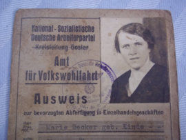  NSDAP amt fur Volkswohlfahrt. bewijs dat je voorrang kreeg in winkels als je dit bewijs liet zien, mooi gestempeld, leuk apart document