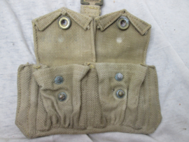 British ammunition pouch, not dated. Engels canvas patroon tasje niet gemerkt.