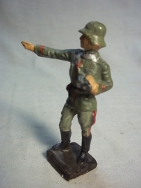 German soldier LINEOL officer. Duits speelgoed soldaatje officier
