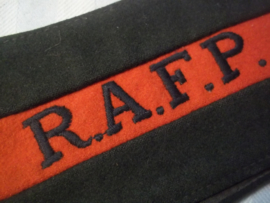 British armlet R.A.F.P. Royal Air Force Police. Armband RAF politie met etiket