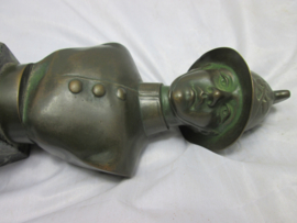 Bronse buste of a Belgium firefighter. Bronzen buste van een Belgische brandweerhelm op marmeren voet, 22 cm in totaal, zeer bijzonder stuk.