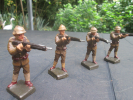 LINEOL 4 Belgium soldiers shooting smaler size. 4 schietende Belgische soldaten kleiner model.