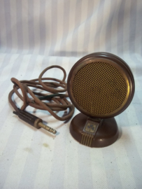 Bakelieten microfoon, 11 cm. hoog van het merk GRUNDIG, bruin bakeliet.