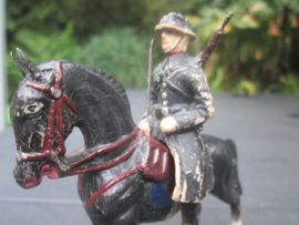 DURSO Belgium police, Belgische Rijkswacht te paard met helm en sabel.