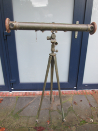 US-Army Rangefinder modell 1917, dated 1918 complete with tripod and clear vision. Amerikaanse afstandsmeter op driepoot zeer nette staat mooi gemarkeerd 1918 decoratief geheel.