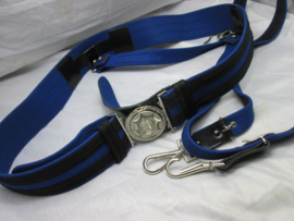 Dutch police belt for ceremonial duties for wearing your sword. Politie riem sabelgrager voor het gemeente politie sabel, blauwe stof seremonieel uniform.