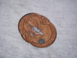 German tinnie rally badge Duitse tinnie  SA Brigade 94 in Linz, Wehrwettkämpfe 1939, zonder speld, without pin, met edelweiss.