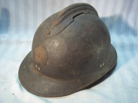 French helmet with 2nd pattern helmet badge of the infantry. Franse helm model 1926 met 2e model infanterie embleem, perfect binnenwerk, goede eerlijke helm.