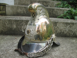 British Merry Weather fire brigade officers helmet from the fire Brigade association. Engelse officiers brandweerhelm met herinneringsembleem van de Fire Brigade association geemailleerd. TOP stuk