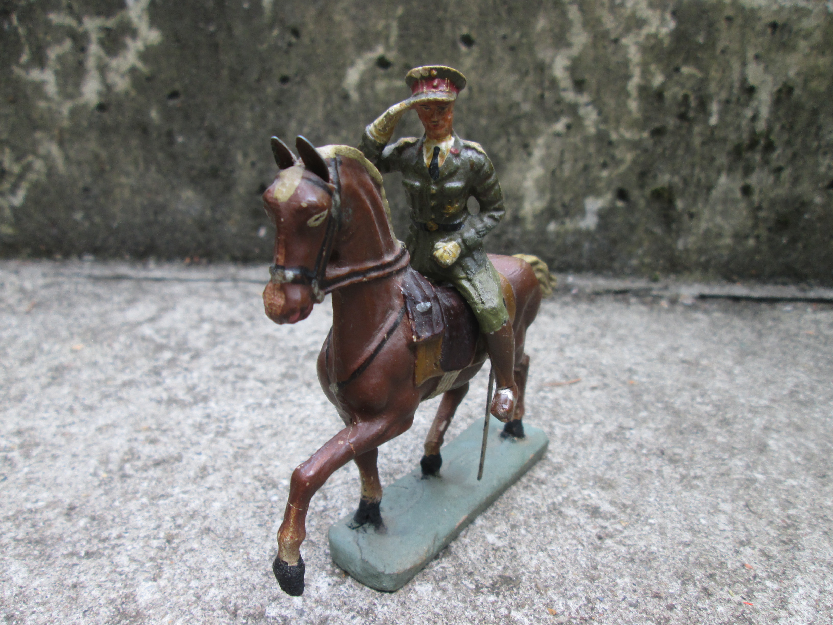 DURSO Belgium king on horse Durso Koning Leopold van Belgie op paard zeer goede staat