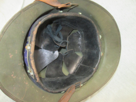French helmet civil defence 1926. Franse helm M-1926 burger bescherming D.P. helm Defense Passive. is in een onaangeroerde staat zo gevonden. apart.