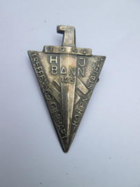GERESERVEERD German tinnie, rally badge, Duitse tinnie, Hitler- Jugend, H.J. Bann 123, treffen 6-7-1934 Gilbhart Hohenstaufen.