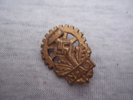 German members pin. Duits lidmaatschapsspeldje NSAO, Mitgliednadel Nationalsozialistischer Reichsverband der Deutschen Arbeitsopfer.