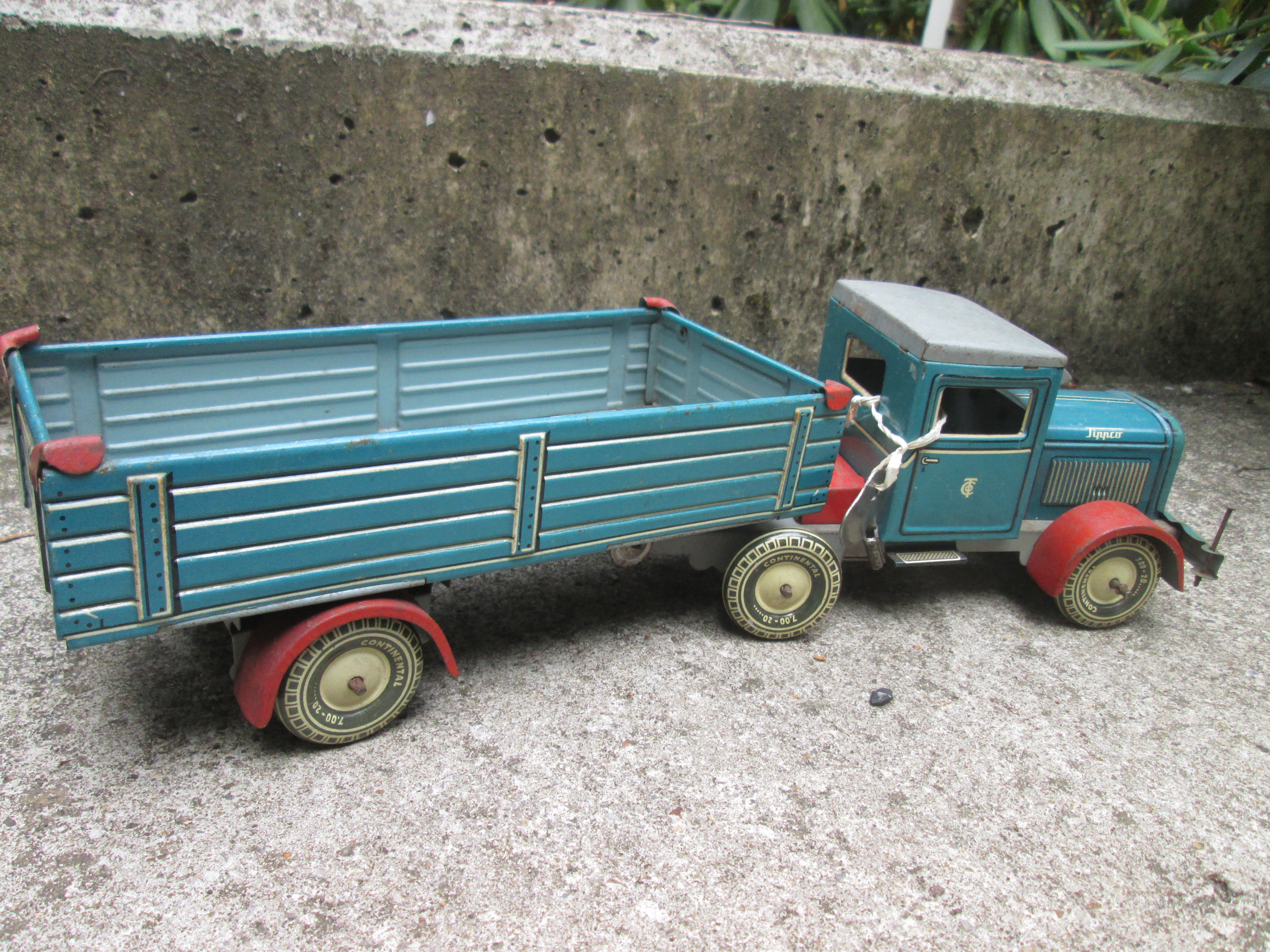 German tin toy TIPPCO. Blikken speelgoed vrachtwagen Tippco made in Western  Germany, jaren 40/50 in een perfecte werkende staat