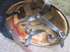 Belgium police helmet older type RIJKSWACHT. belgische politie helm 1e model van de bereden Brigade, kom je niet vaak tegen.
