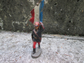 ELASTOLIN French soldier with flag, nice condition. Franse soldaat WO1 met vlag, nette staat 7cm.