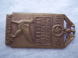 German tinnie, rally badge, Duitse tinnie, Nat.Soz. Grenzland treffen Karlsruhe sept. 1933 met maker.
