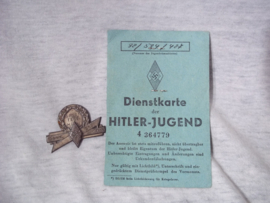 German tinnie, rally badge, Duitse tinnie, Sportfest HJ Hitler- Jugend -- Bann  und Jungbann 318, rare tinnie, zeldzaam. met Dienstkarte der Hitler-Jugend.