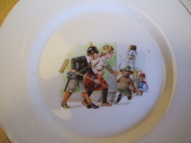 remembrance plate children dressed as soldiers. Wandbord kinder afbeelding