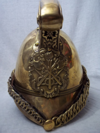 British fire helmet Merry- Weather. used condition. Egelse brandweerhelm typisch model, in gedragen staat.