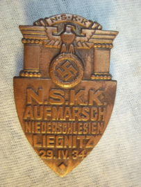 German tinnie Aufmarsch Niederschlesien LIEGNITZ, 29-4 1934. Duitse Tinnie van de N.S.K.K. zeer apart.