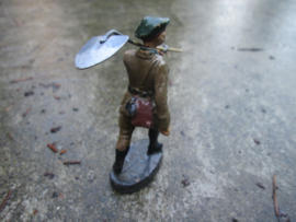 ELASTOLIN Belgium soldier chasseur Ardenne. Belgische Ardense jager met schop