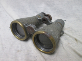 German binocular Fernglas 08, dated XI - 1917. Duitse verrekijker Fernglas 08, met datum XI  (November) 1917. Militair verstrekt.helaas mist er 1 oogdop.