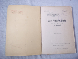Boek 2 cm.FLAK 30= Waffe. met vele uitklapvellen, november 1937. boek is in een gelezen conditie, boek is compleet.
