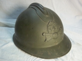 French helmet, model 1926 with artillery badge. Franse helm met 1e model embleem, perfecte staat,
