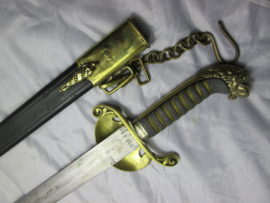 Police dagger of the Amsterdam police. Nederlandse ponjaard gebruikt door de Amsterdamse politie, hier zijn 3 stuks van bekend, zeldzaam stuk in een zeer nette staat gemerkt HERDER, met nummer 645. TOP stuk Museum goed.