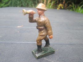 FB Fabrication Belge Belgium soldier with bugle. Belgische soldaat met bazuin.