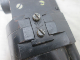 German tank sight Pz.B.W.F. 8. Duitse kijker in de originele kleur met Waffen ambt Abnahme stempels Wehrmacht Panzer Beobachtungs Winkel Fernrohr. Optisch goed.