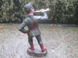 ELASTOLIN 10 cm. German soldier with bugle. Duitse soldaat met bazuin goede staat.