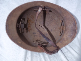 French helmet m-1926 without liner, untouched. Franse helm Model 1926 met 1e model Zouaven embleem, binnenkant gestempeld  Marseille 1936. zonder binnenwerk zo gevonden in Frankrijk.