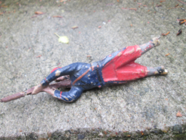 ELASTOLIN 10 cm. French soldier shooting played condition. Franse schietende soldaat bespeeld. antiek.