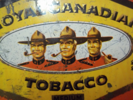 Tin tabacco box with 3 Canadian Mounties Royal Canadian Tobacco. Tabaks doos  Canadeese politie.