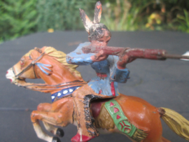 ELASTOLIN Indian, Indiaan op paard met geweer leuk item goede staat,