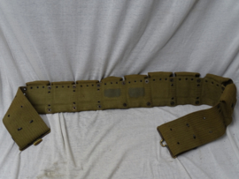 US cartridge belt M-1903. Eagle snap buttons. Amerikaanse riem 9 vaks model 1903 met drukkers waarop de Amerikaanse adelaar staat, Mills patronen. leuke complete riem.