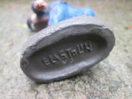 ELASTOLIN 10 cm. French soldier hit by bullit. Franse soldaat getroffen goede staat antiek speelgoed.
