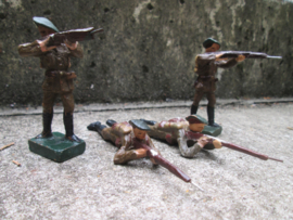 BELGIUM made Chausseur Ardenne. Belgische Ardense Jagers Belgische makelij 4 stuks 2 staande en 2 knielende soldaten goede staat