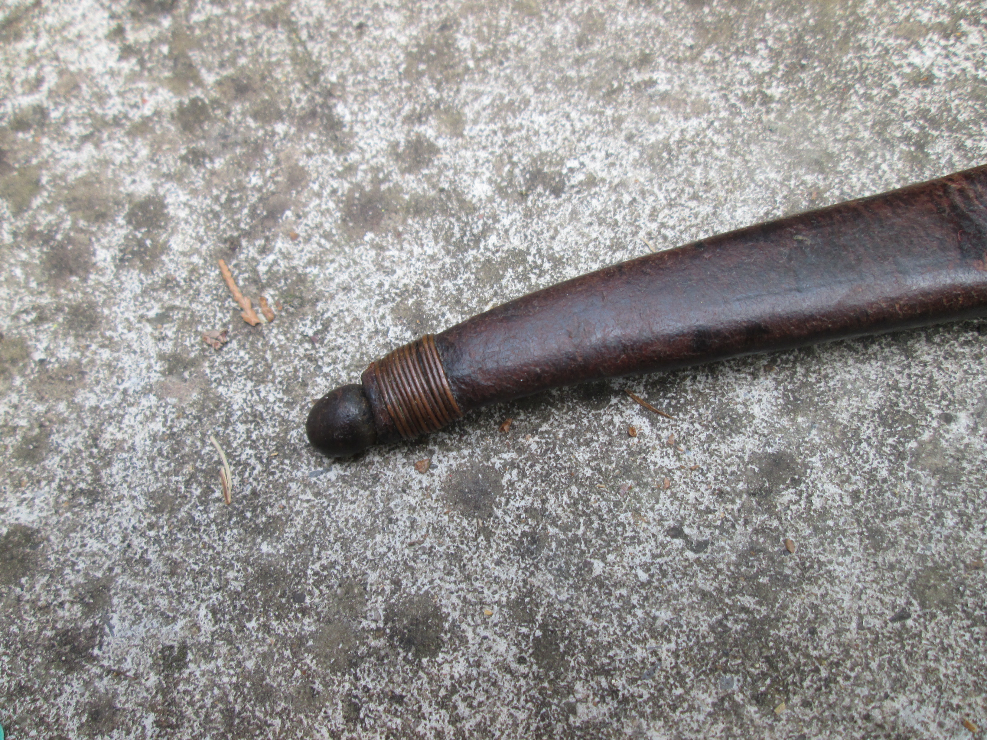 Dutch HEMBRUG bayonet M95 with leather scabbard, Oostenrijkse aanmaak gekroonde T en OWG Oostenrijkse wapen Gesellschaft in Steyer. nette staat. Vanaf ongeveer 1900 verdween de krul.